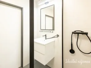 Pronájem bytu 3+1, Praha - Horní Měcholupy, Veronské nám., 68 m2
