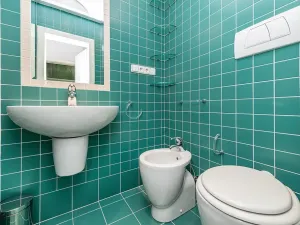 Pronájem bytu 3+1, Praha - Nové Město, Odborů, 81 m2