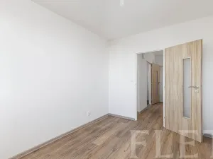 Pronájem bytu 2+kk, Praha - Prosek, Zárybská, 41 m2