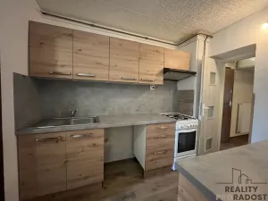 Pronájem bytu 2+1, Žatec, Husova, 77 m2