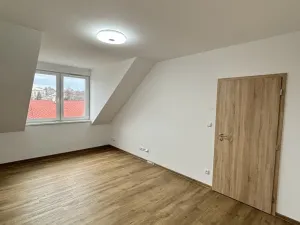 Pronájem bytu 3+kk, Chlumec nad Cidlinou, Komenského, 72 m2