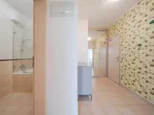 Pronájem bytu 2+kk, Praha - Hostivař, náměstí Přátelství, 55 m2