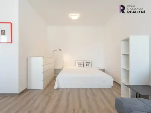 Pronájem bytu 1+kk, Zlín, Lorencova, 42 m2