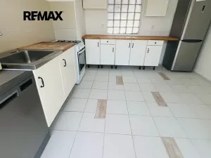Pronájem rodinného domu, Milovice, 100 m2