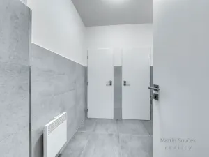 Pronájem kanceláře, Praha - Holešovice, U Výstaviště, 60 m2