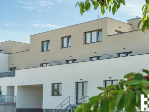 Prodej bytu 1+kk, Praha - Satalice, Za Novákovou zahradou, 33 m2