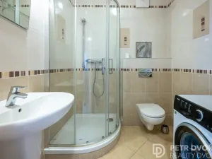 Prodej bytu 1+kk, Praha - Hloubětín, Nademlejnská, 38 m2