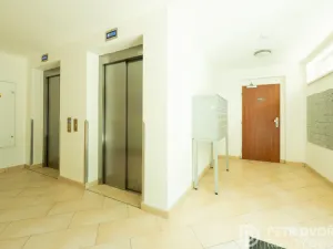 Prodej bytu 1+kk, Praha - Hloubětín, Nademlejnská, 38 m2