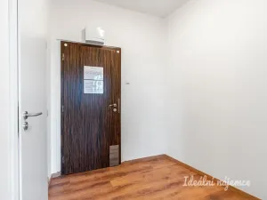 Pronájem bytu 1+kk, Praha - Suchdol, Suchdolské náměstí, 32 m2