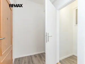 Prodej bytu 1+1, Čistá, nám. Václavské, 43 m2