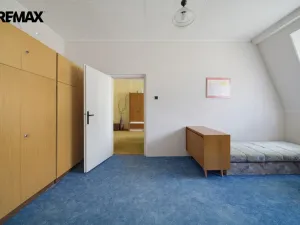 Prodej bytu 3+1, Karlovy Vary, Krymská, 83 m2