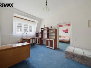 Prodej bytu 3+1, Karlovy Vary, Krymská, 83 m2