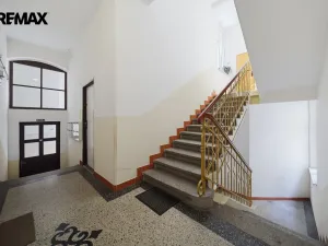 Prodej bytu 3+1, Karlovy Vary, Krymská, 83 m2