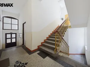 Prodej bytu 3+1, Karlovy Vary, Krymská, 83 m2