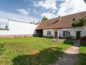 Prodej rodinného domu, Drnholec, nám. Svobody, 210 m2