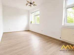 Pronájem bytu 2+kk, Hradec Králové - Kukleny, Pražská třída, 50 m2