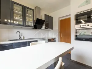Prodej rodinného domu, Pržno, 218 m2