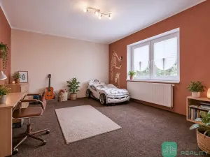 Prodej vícegeneračního domu, Hrob, 346 m2