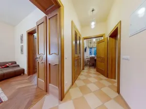 Prodej bytu 2+1, Karlovy Vary, Zámecký vrch, 64 m2