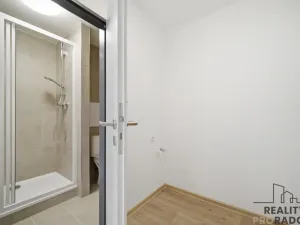 Pronájem bytu 1+kk, Pardubice, Palackého třída, 32 m2