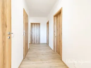Pronájem bytu 4+1, Praha - Žižkov, Květinková, 74 m2