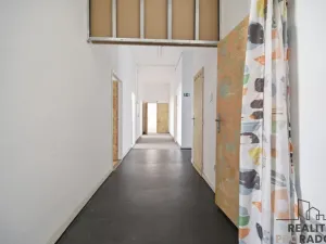 Pronájem obchodního prostoru, Havlíčkův Brod, Smetanovo náměstí, 317 m2