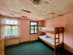 Prodej komerční nemovitosti, Hora Svaté Kateřiny, nám. Pionýrů, 800 m2
