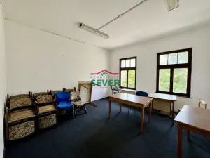 Prodej komerční nemovitosti, Hora Svaté Kateřiny, nám. Pionýrů, 800 m2