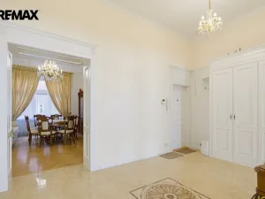 Prodej bytu 3+1, Karlovy Vary, Vřídelní, 104 m2