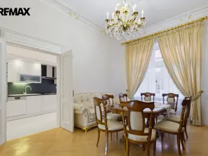 Prodej bytu 3+1, Karlovy Vary, Vřídelní, 104 m2