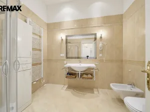 Prodej bytu 3+1, Karlovy Vary, Vřídelní, 104 m2