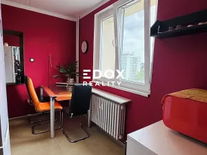 Prodej bytu 3+1, Říčany, Komenského náměstí, 64 m2