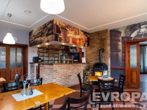 Prodej komerční nemovitosti, Srbsko, K Přívozu, 458 m2
