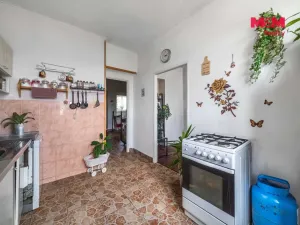 Prodej bytu 3+1, Suchomasty, 74 m2