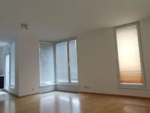 Pronájem bytu 2+kk, Praha, Raichlova, 65 m2