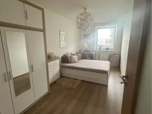 Pronájem bytu 2+kk, Pardubice, Milheimova, 48 m2