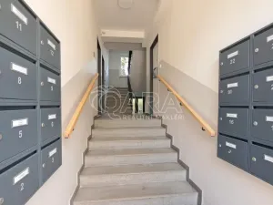 Prodej bytu 3+1, Praha - Strašnice, Černokostelecká, 63 m2