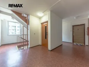 Prodej bytu 2+kk, Praha - Modřany, Mádrova, 44 m2