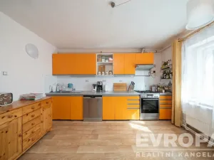 Prodej rodinného domu, Vrchlabí, U lázní, 200 m2