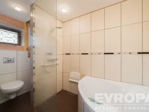 Prodej rodinného domu, Vrchlabí, U lázní, 200 m2