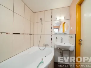 Prodej rodinného domu, Vrchlabí, U lázní, 200 m2