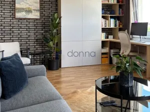 Pronájem bytu 1+kk, Praha, Zvěřinova, 49 m2