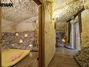 Prodej obchodního prostoru, Karlovy Vary, Jugoslávská, 410 m2