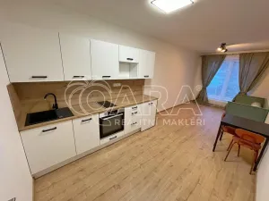 Pronájem bytu 1+kk, Praha - Hostavice, Českobrodská, 28 m2