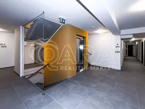 Pronájem bytu 1+kk, Praha - Hostavice, Českobrodská, 28 m2