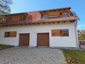 Prodej bytu 4+kk, Stochov, náměstí u dubu, 110 m2