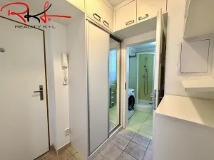 Pronájem bytu 1+kk, Praha - Černý Most, Truhlářova, 31 m2