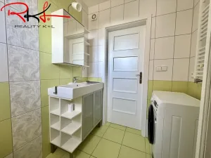 Pronájem bytu 1+kk, Praha - Černý Most, Truhlářova, 31 m2