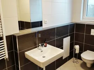 Pronájem bytu 2+kk, Praha, Pod Harfou, 58 m2