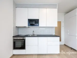 Pronájem bytu 1+kk, Praha - Vysočany, Poděbradská, 32 m2